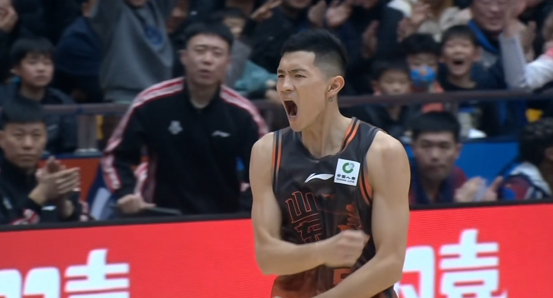 开云体育-强势击败卫冕冠军!近12轮赢了11场,又有一队跻身夺冠大热行列